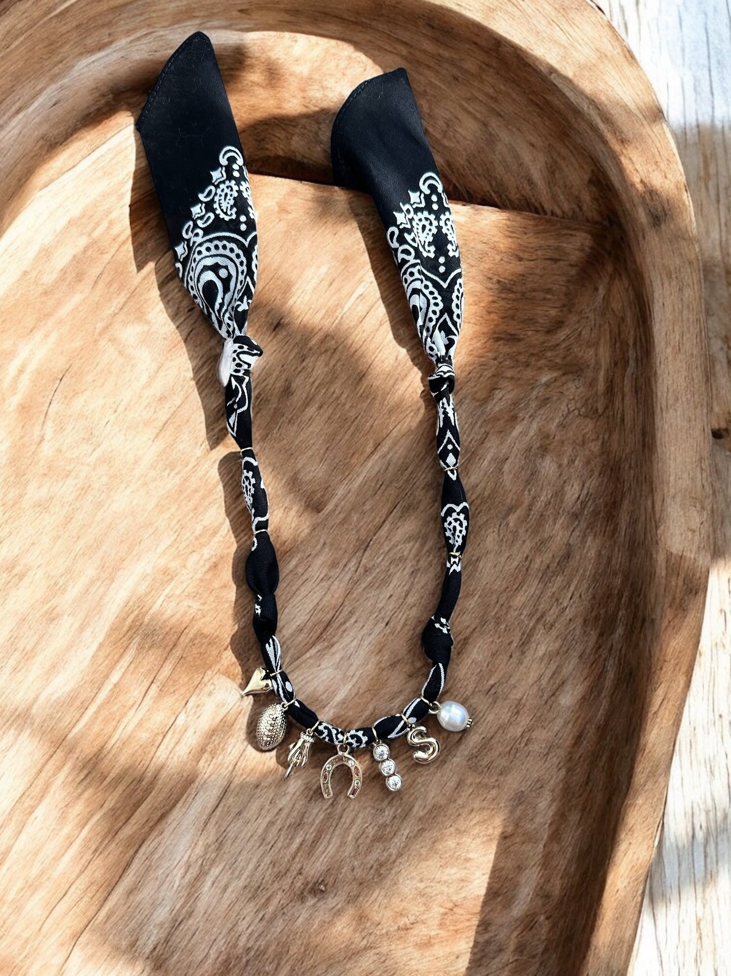 Horseshoe Center Charm